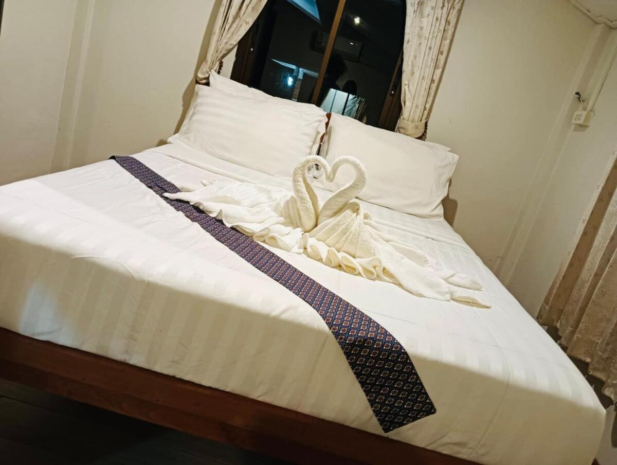 Busaba House Sea Views Tha Sala Exterior photo